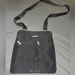 Baggallini Crossbody Vacation/travel  Black